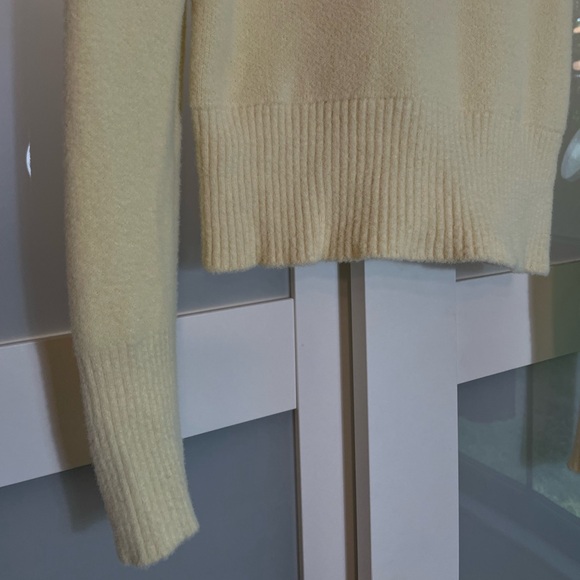 Zara Pale Yellow Turtleneck Knit Sweater Size Medium - Picture 6 of 7